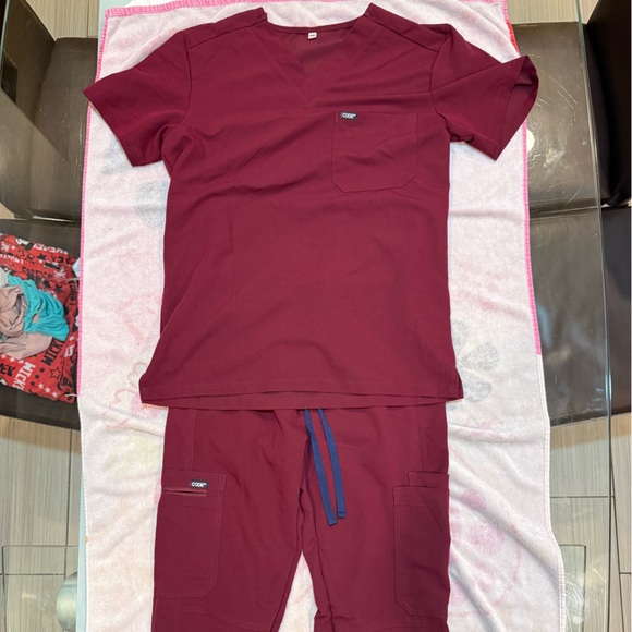 CODE NXT Men’s Scrub Set (XS/Burgundy) - Picture 2 of 4